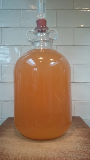 QUINCE 2 JUST BEFORE BOTTLING
